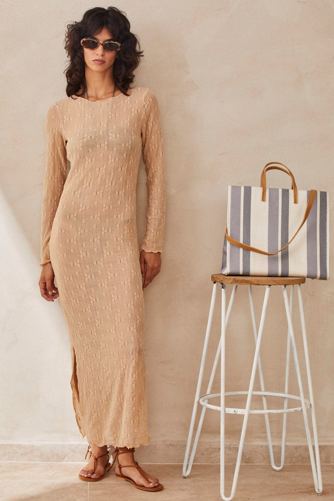 שמלת חוף וניס אורך מקסי בשילוב שסע | בז'