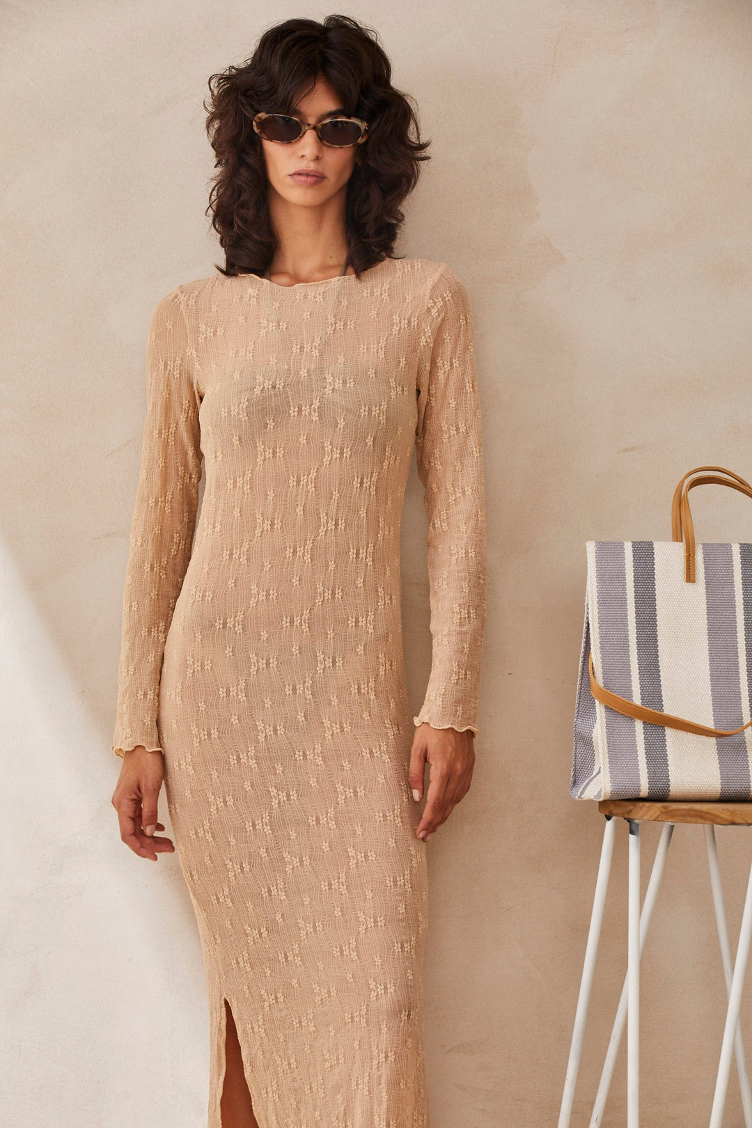 שמלת חוף וניס אורך מקסי בשילוב שסע | בז'