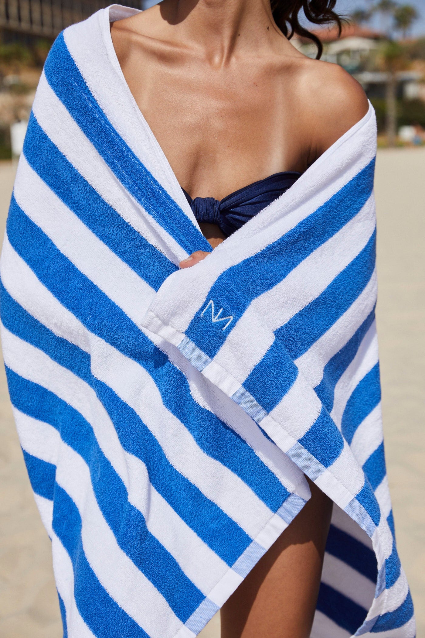 מגבת חוף סיישל סטרייפס | כחול/לבן