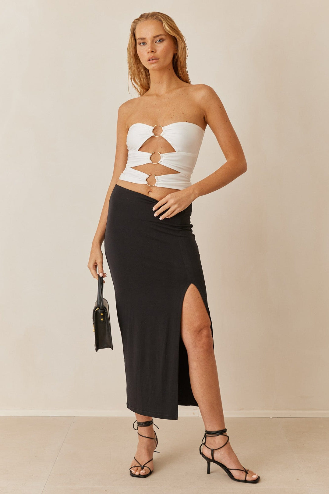 סטרפלס ניקול קאט אאוט | לבן