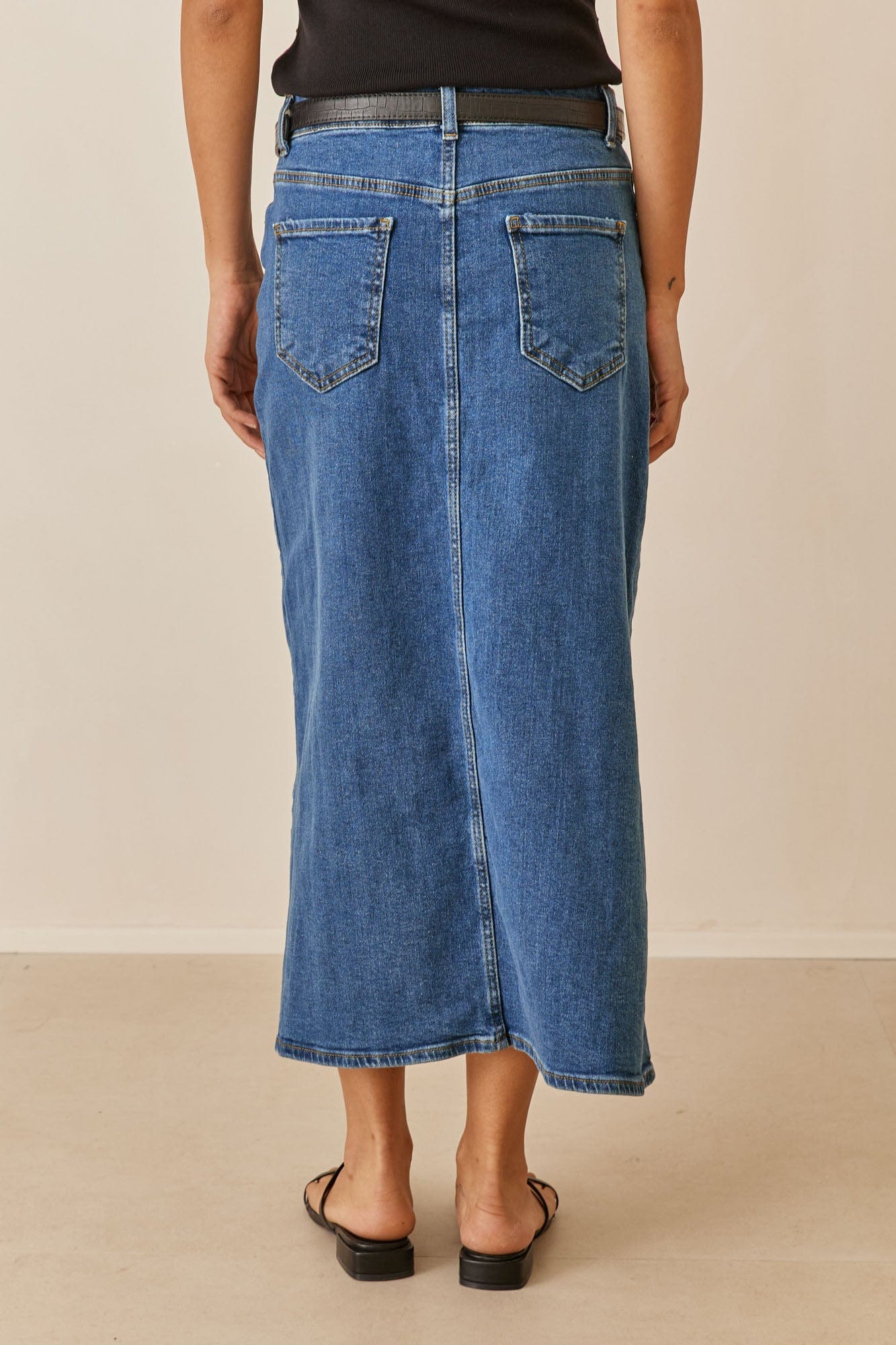 חצאית ג'יין מידי דנים בשילוב שסע | ג'ינס