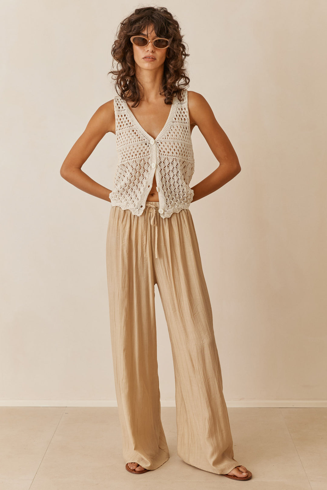 גופיית קמילה קרושה מכופתרת | קרם