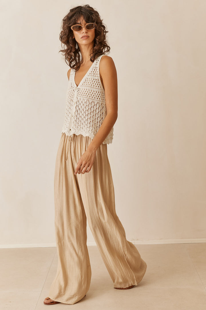 גופיית קמילה קרושה מכופתרת | קרם