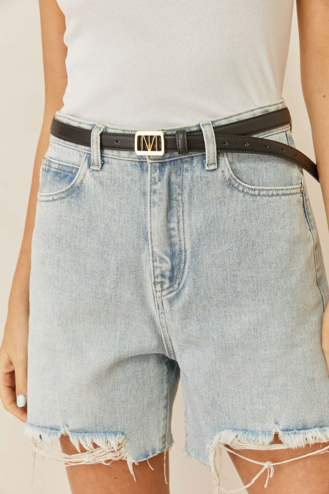 חגורת לוגו נורי צרה | שחור/זהב