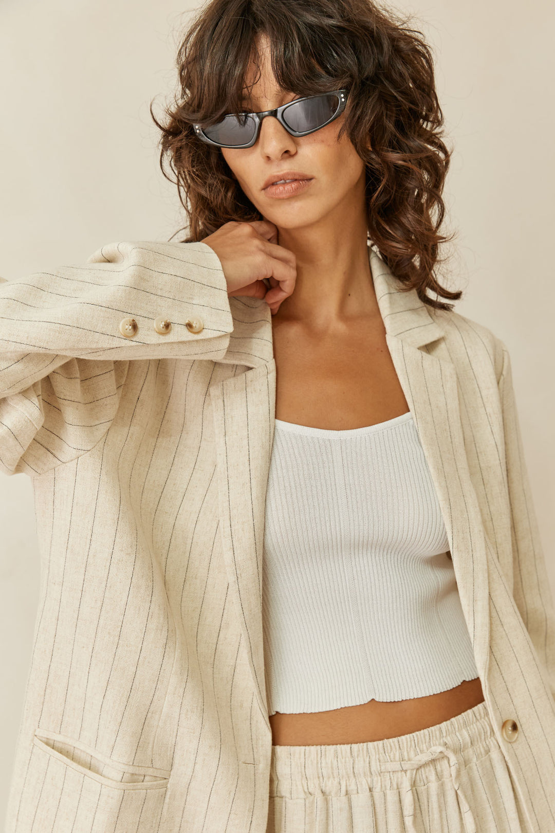 ג'קט שאנון סטרייפס בסגירת כפתור | בז'/שחור