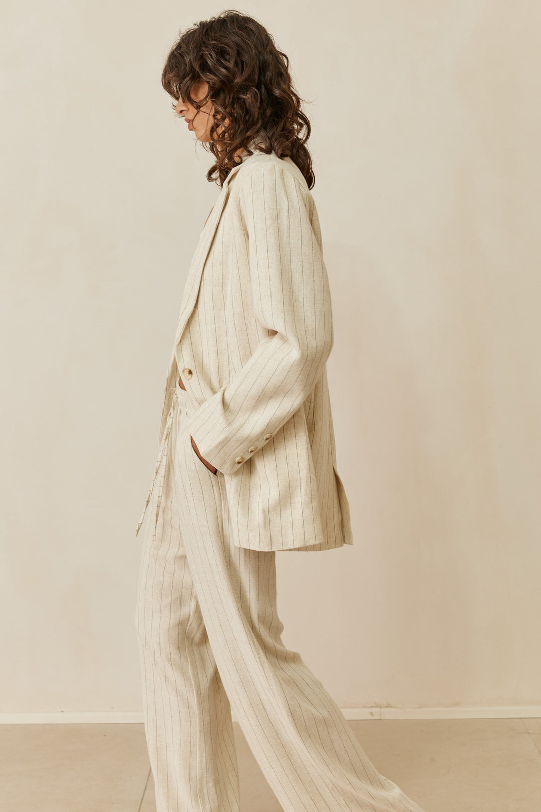 ג'קט שאנון סטרייפס בסגירת כפתור | בז'/שחור