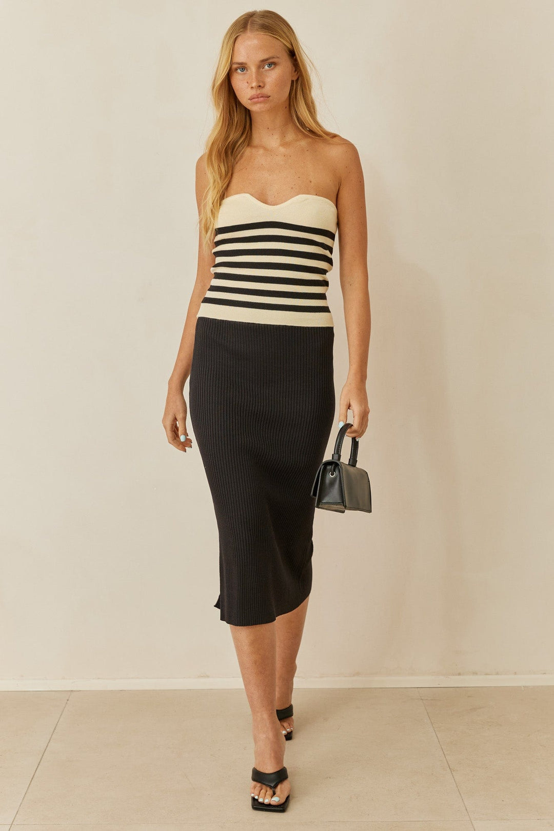 חצאית לוסי אורך מידי בשילוב שסע | שחור