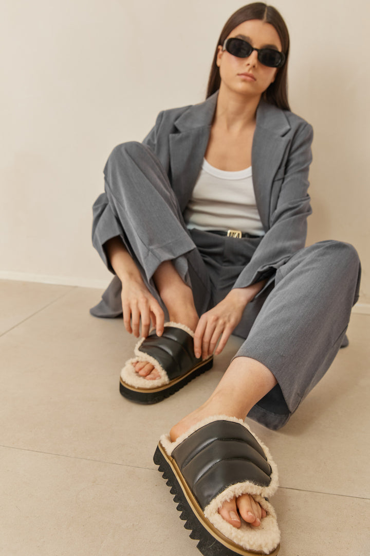 כפכפי דמוי עור גוני בשילוב פרווה | שחור