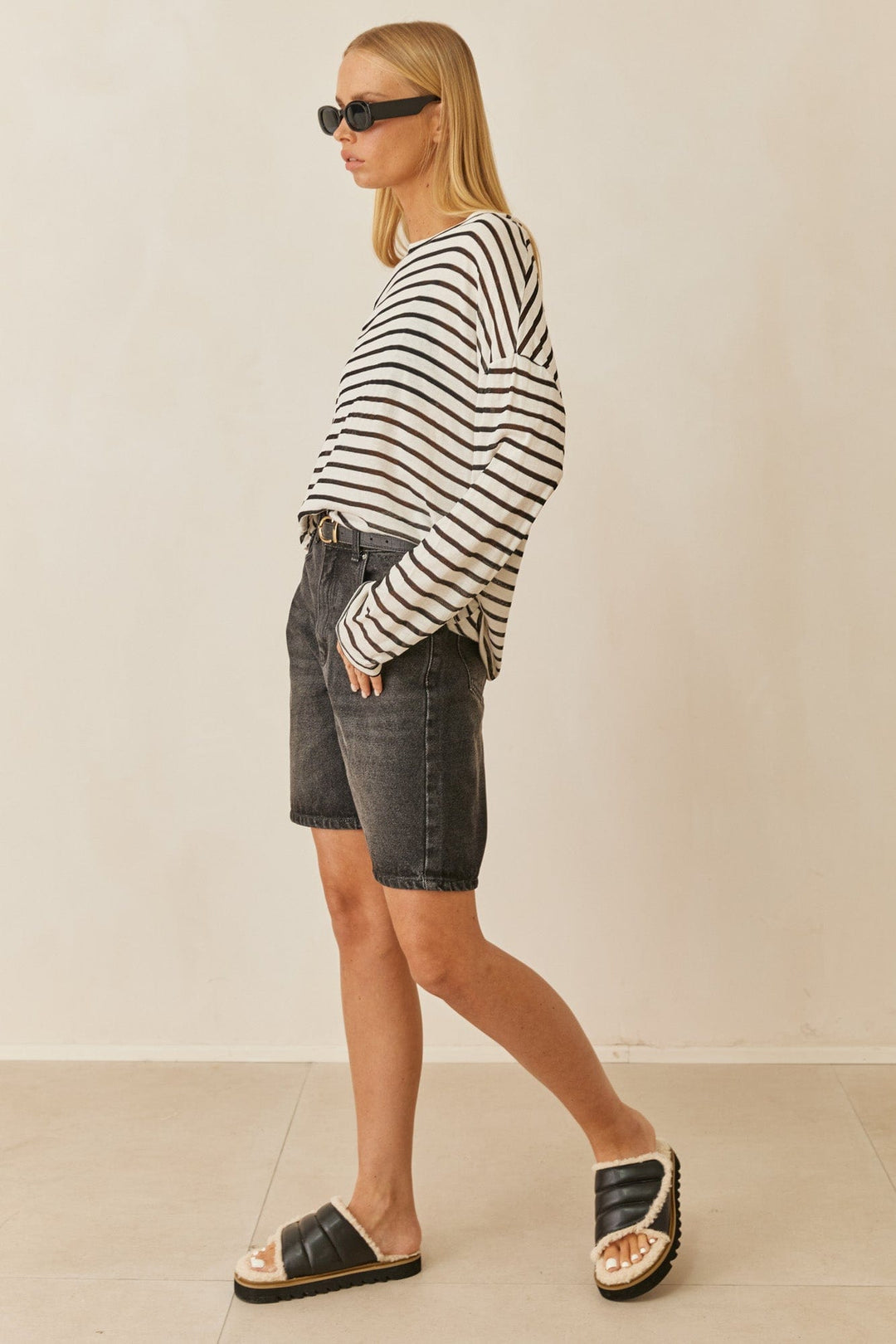 מכנסי דנים ברך איידן בשילוב רקמת לוגו | שחור וואש