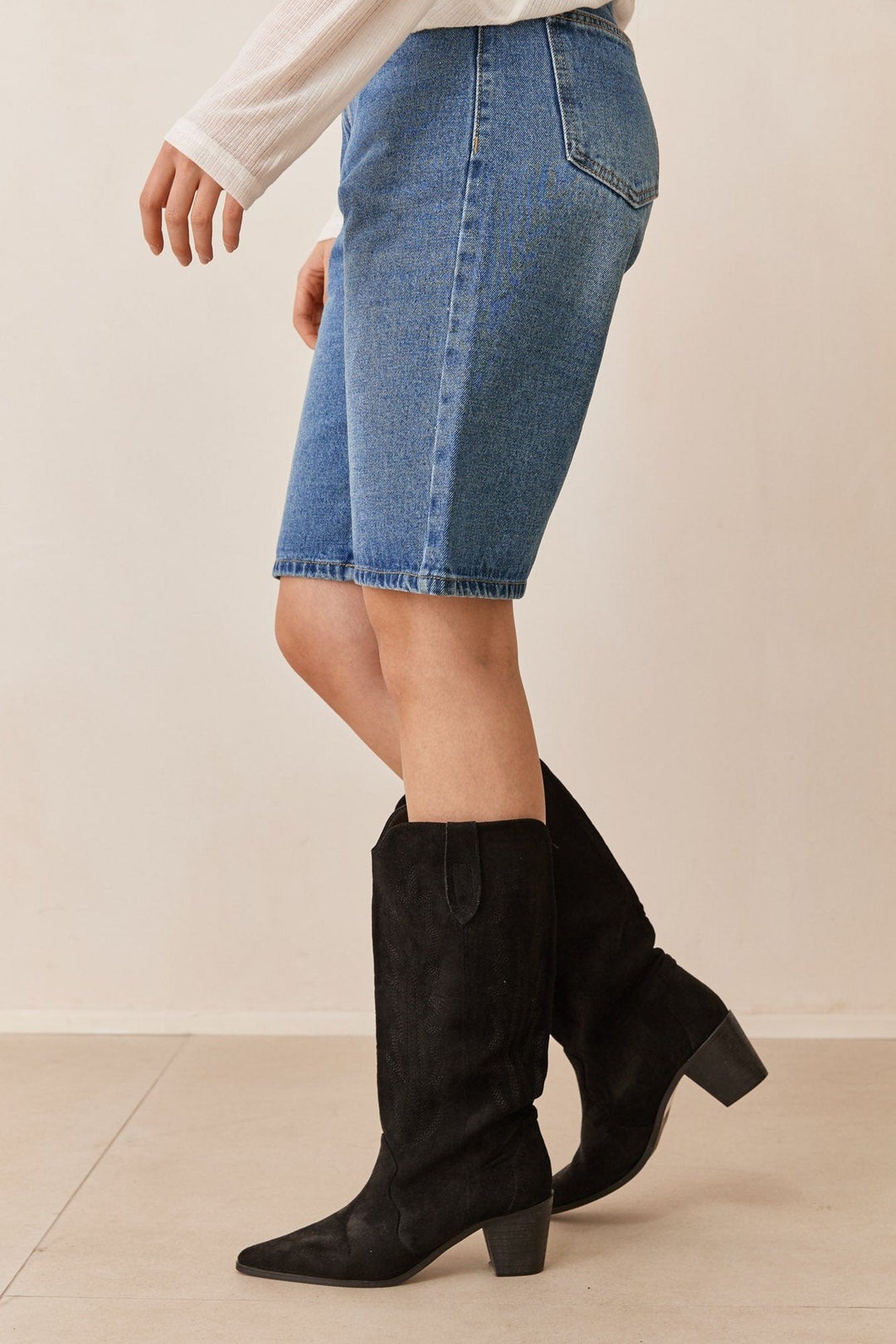 מגפי בוקרים אן דמוי זמש בשילוב תיפורים | שחור