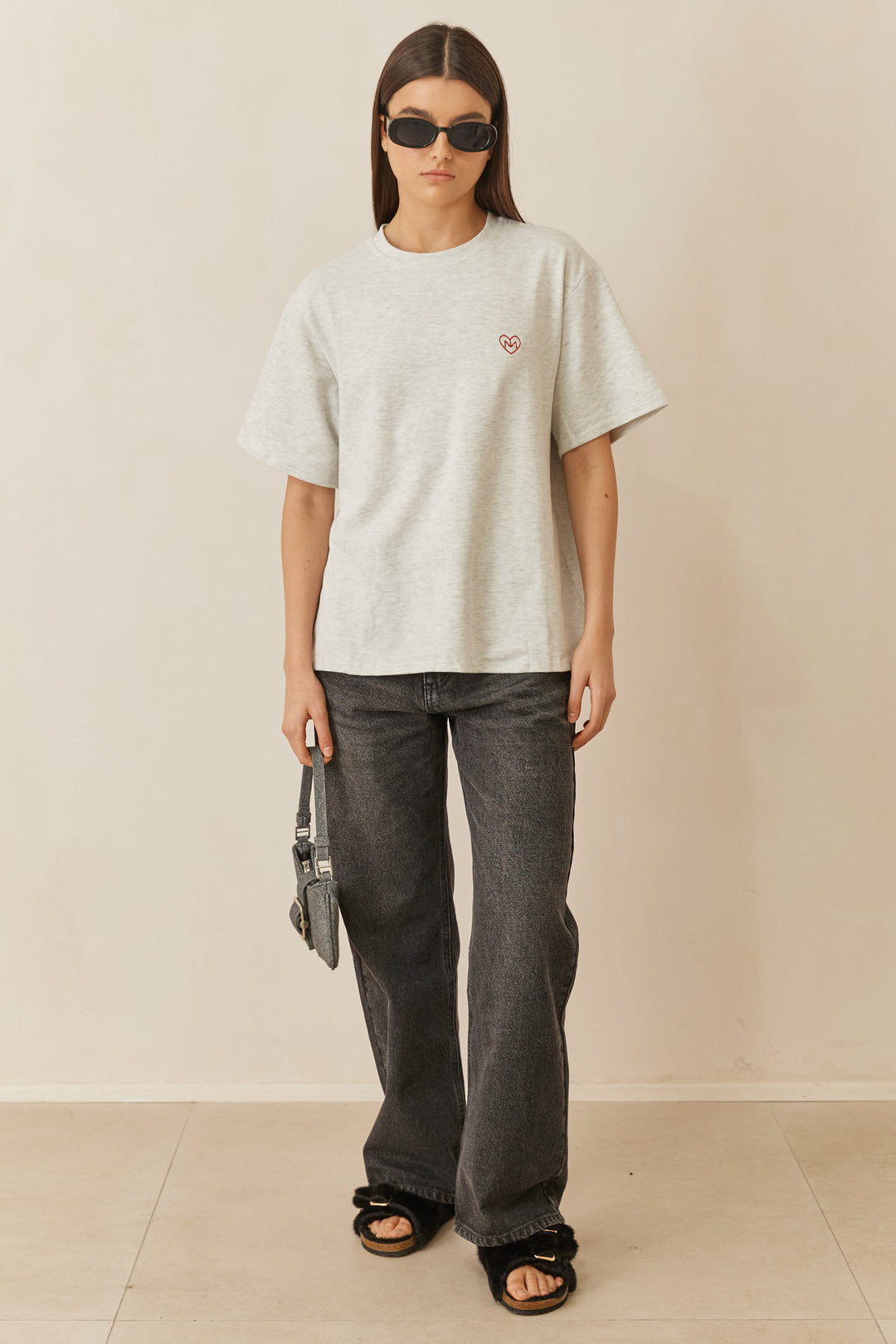 כפכפי סרינה פרווה בשילוב אבזמים | שחור