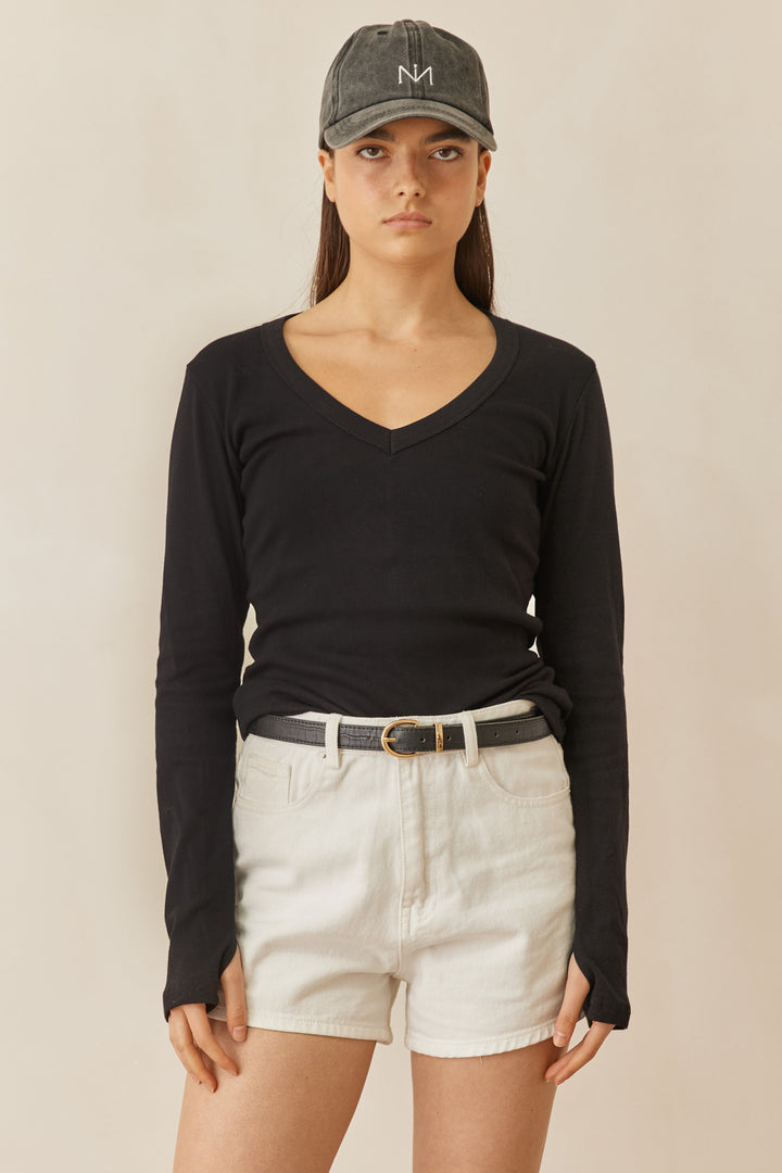 חולצת בייסיק מייגן וי שרוול כפפה | שחור