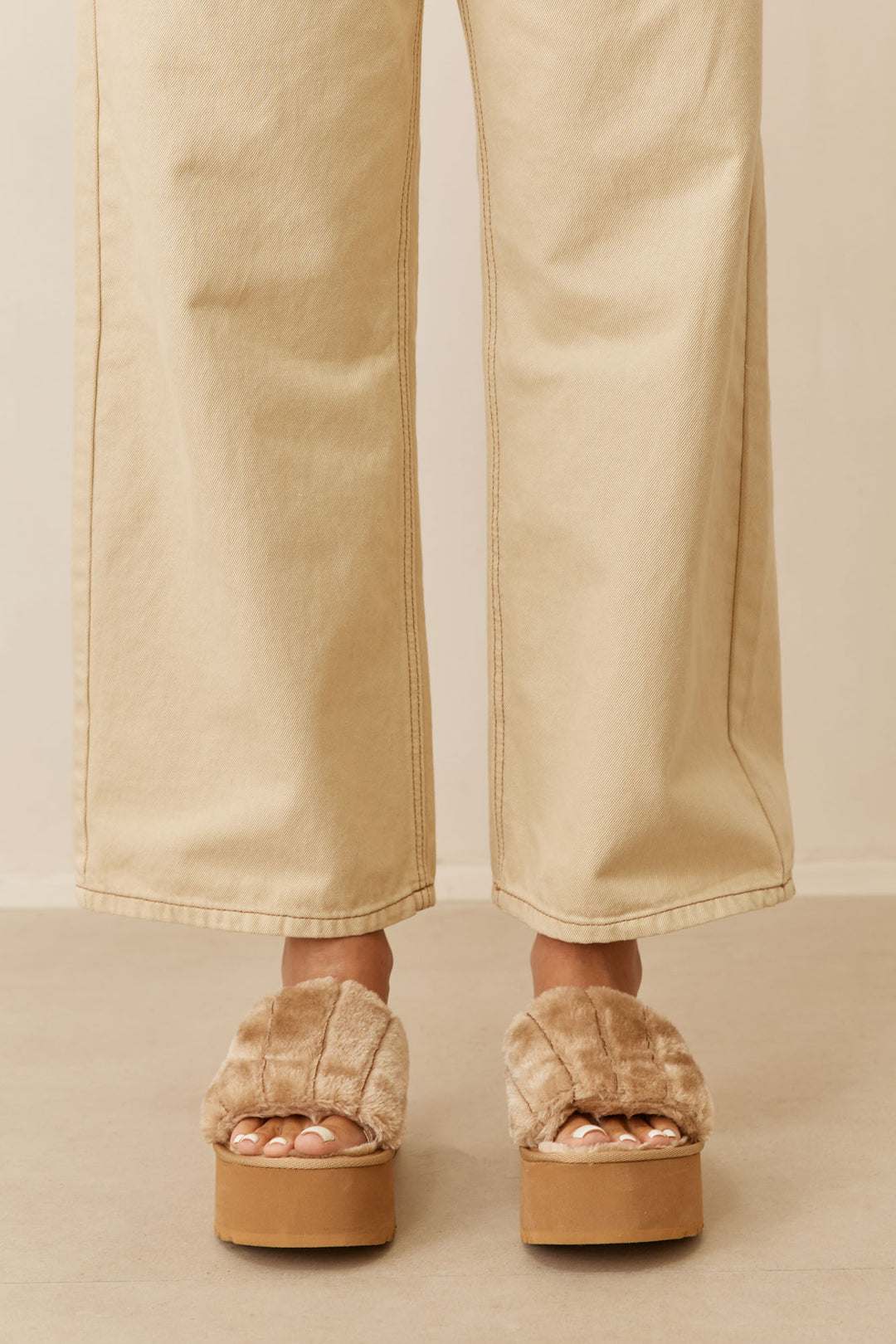 כפכפי שרלוט פלטפורמה בשילוב פרווה | חום