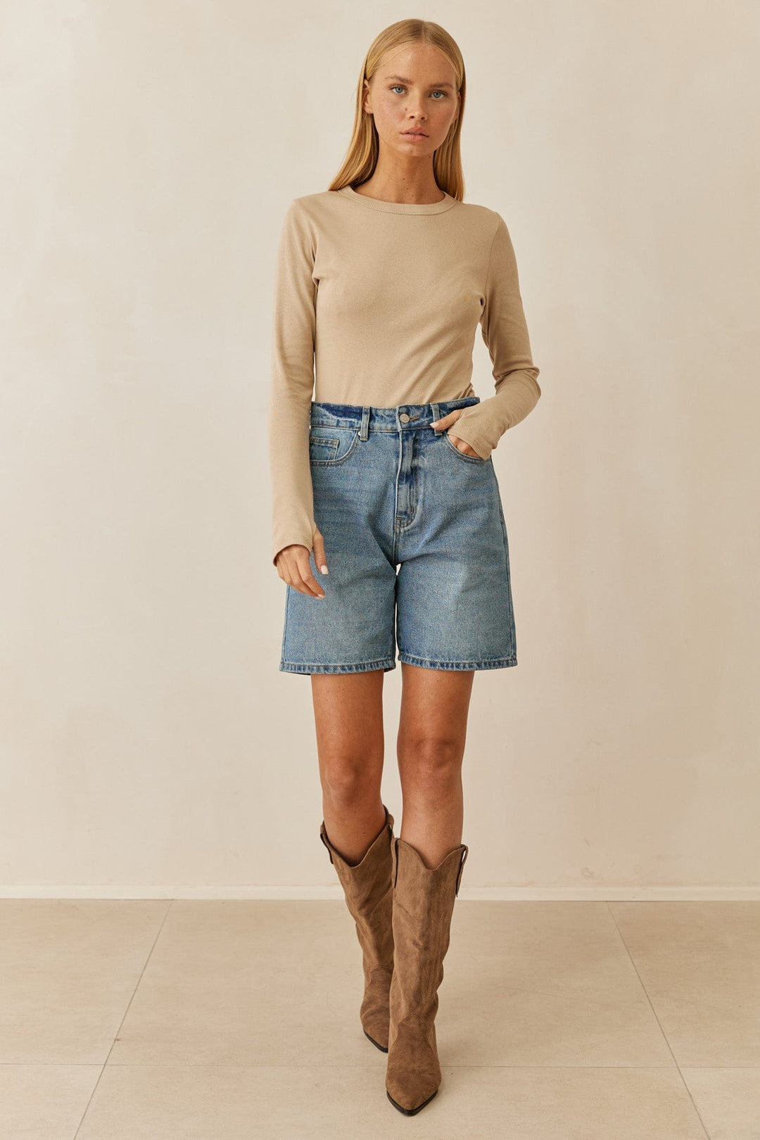 חולצת בייסיק לני שרוול כפפה | בז׳