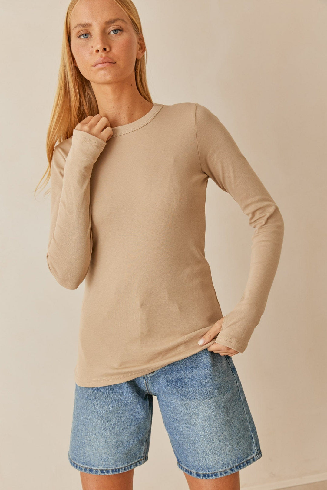 חולצת בייסיק לני שרוול כפפה | בז׳