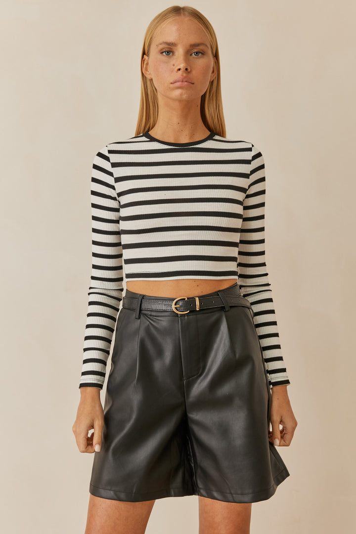 חולצת סטרייפס קנדיס קרופ | לבן/שחור