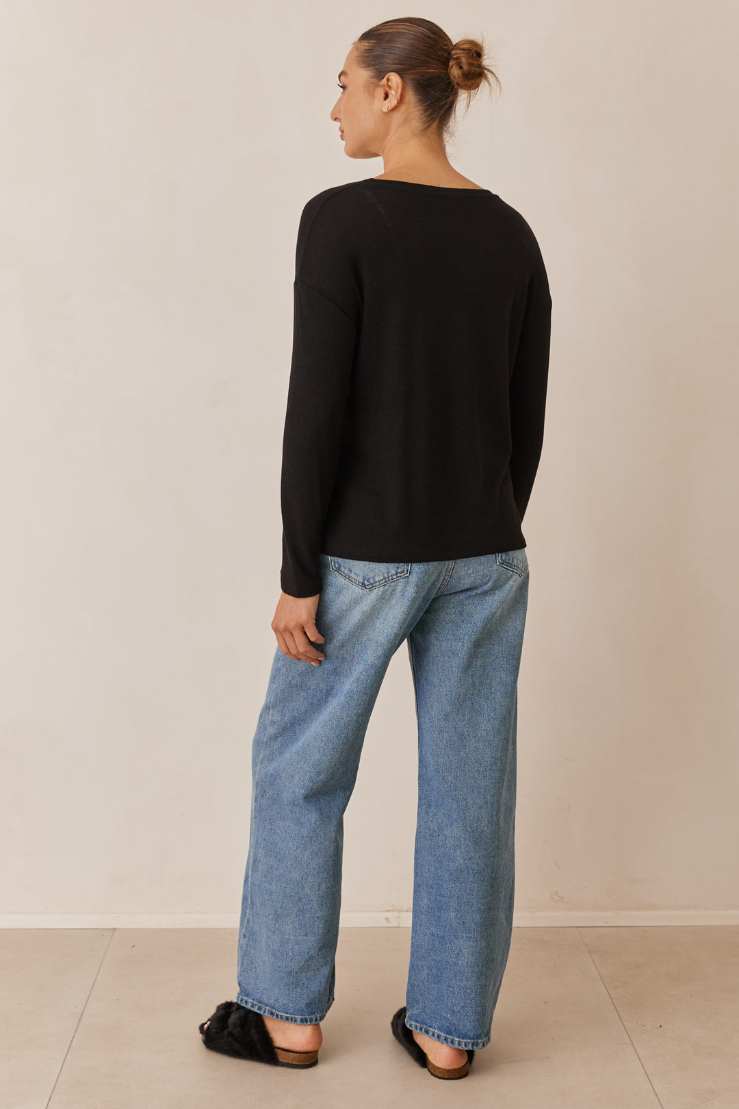 חולצת בייסיק אודל בד סריג | שחור