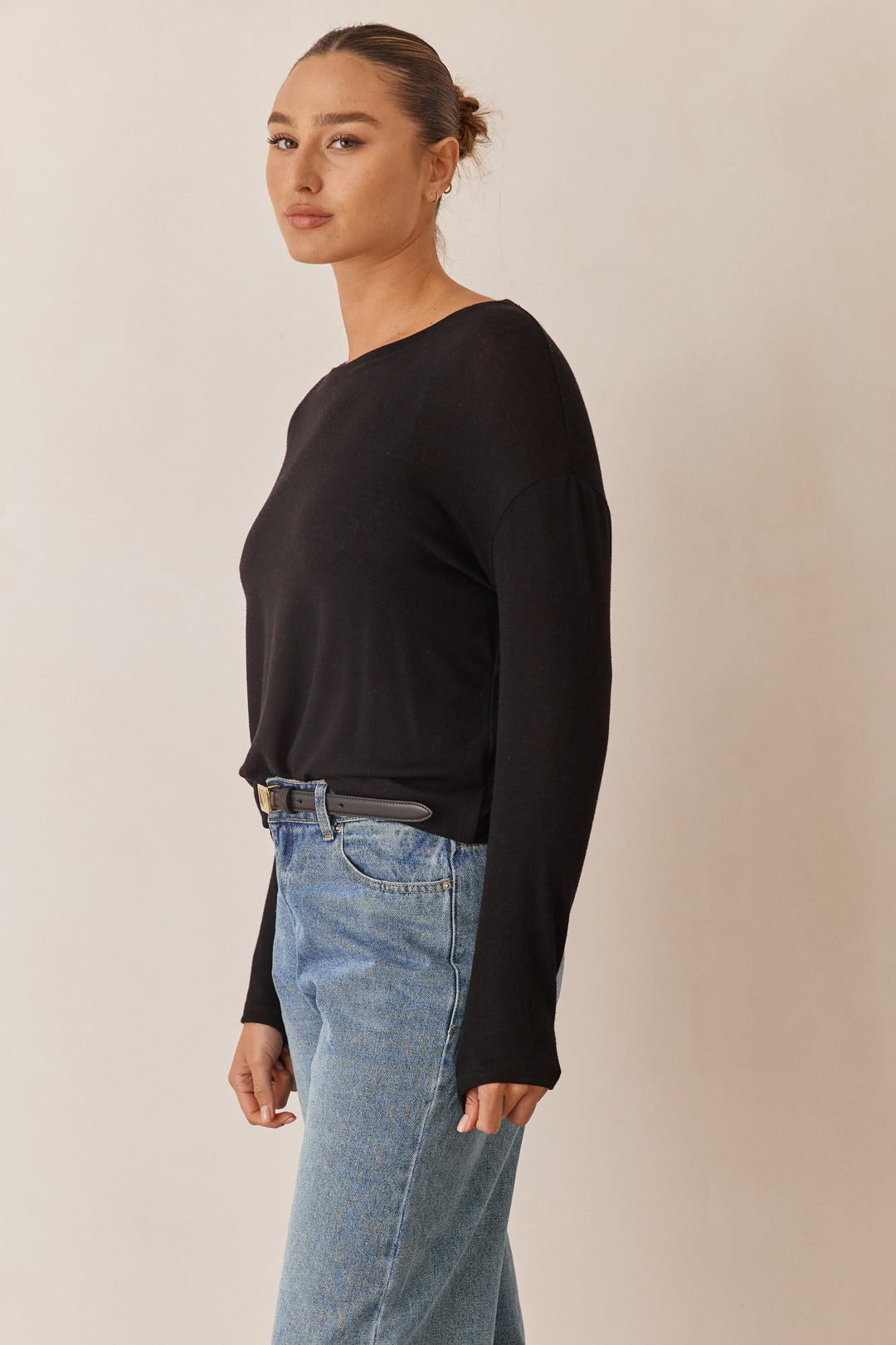 חולצת בייסיק אודל בד סריג | שחור