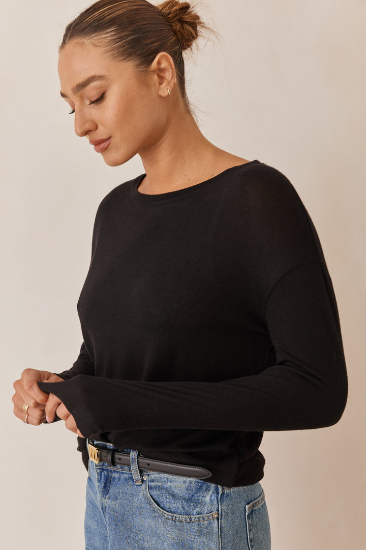 חולצת בייסיק אודל בד סריג | שחור