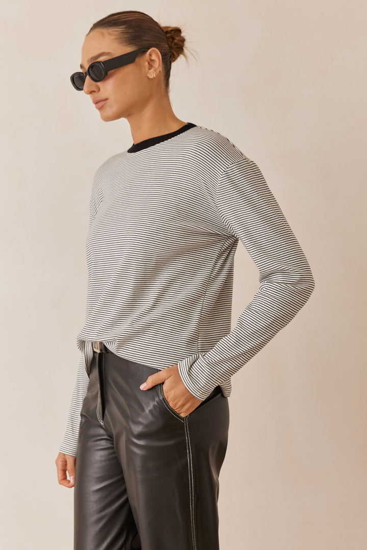 חולצת ג'יימי סטרייפס צווארון מובלט | לבן/שחור