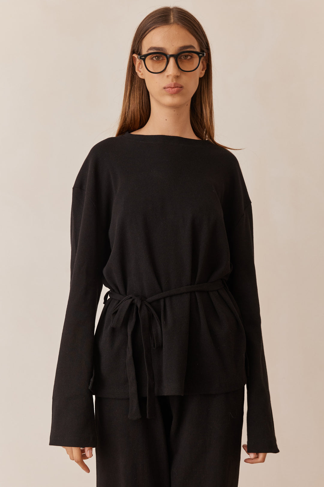 חולצת מארני בד ריב בשילוב קשירה ורקמת לוגו | שחור