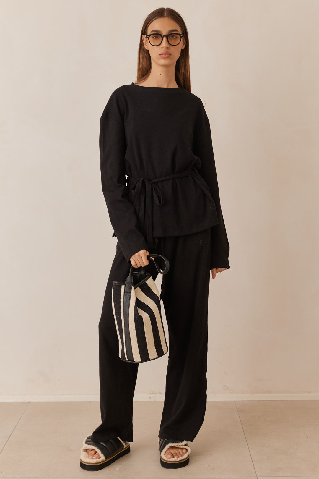 חולצת מארני בד ריב בשילוב קשירה ורקמת לוגו | שחור