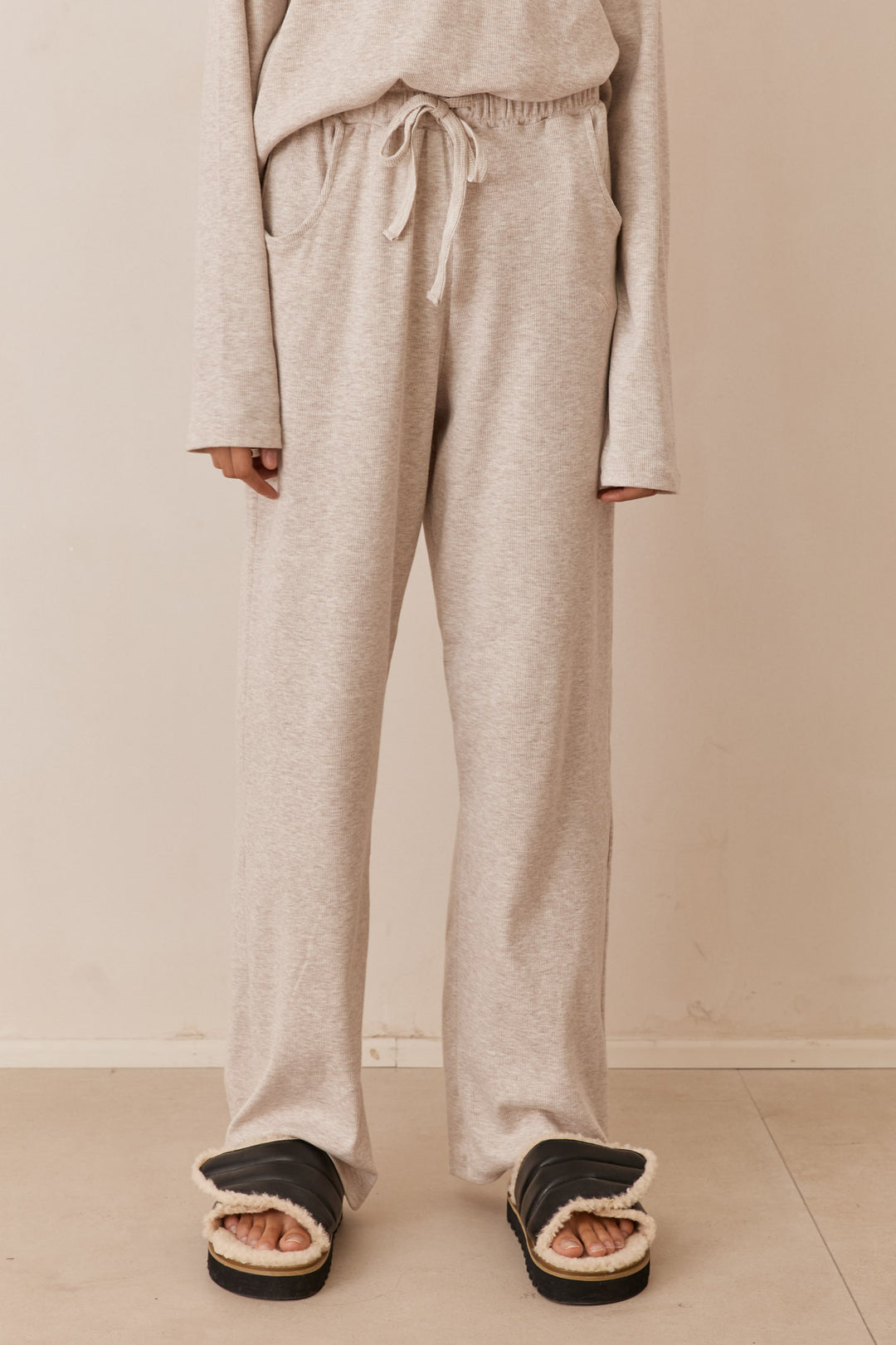 מכנסי מארני בד ריב בשילוב רקמת לוגו | בז'