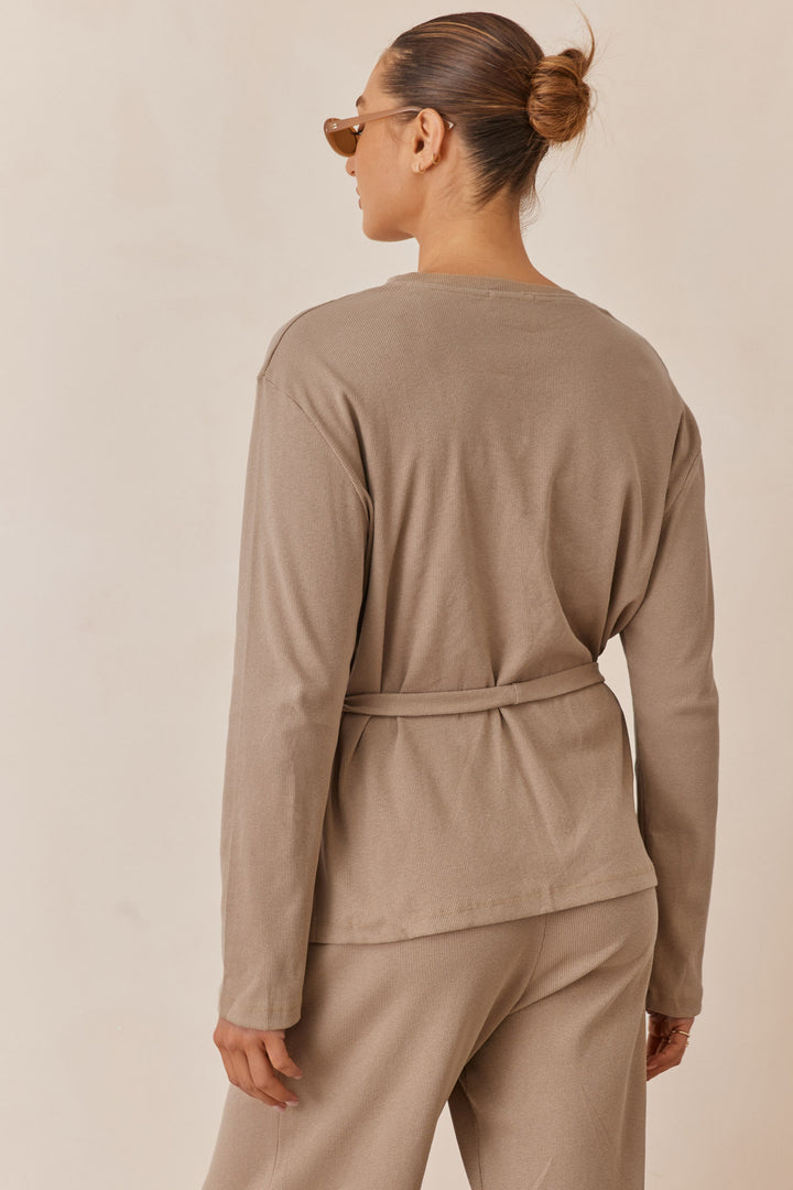 חולצת מארני בד ריב בשילוב קשירה ורקמת לוגו | מוקה