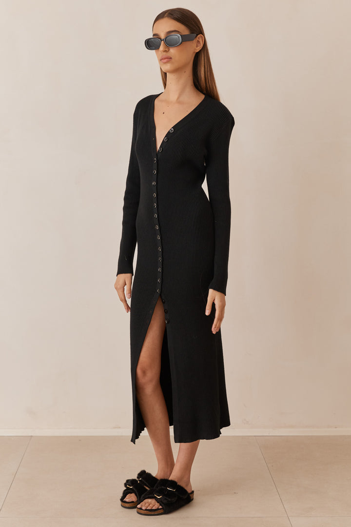 שמלת סריג אמנדה בשילוב כפתורים | שחור