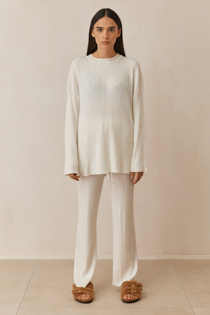 חליפת סריג לורנס | לבן