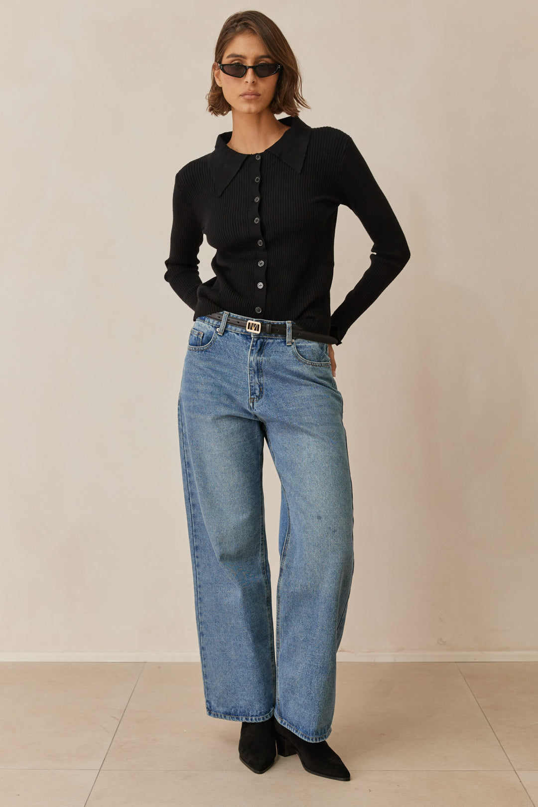 סריג איימי בשילוב כפתורים | שחור