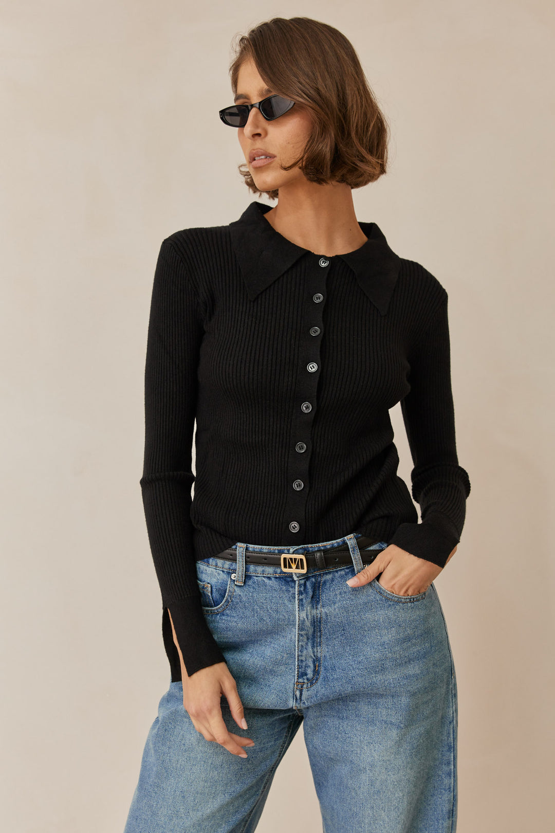 סריג איימי בשילוב כפתורים | שחור