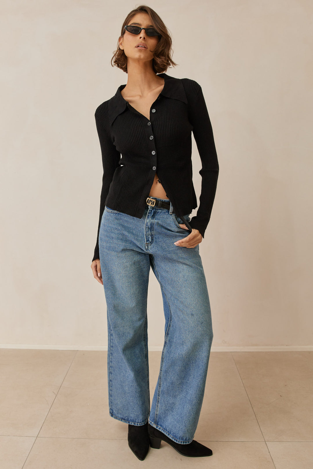 סריג איימי בשילוב כפתורים | שחור