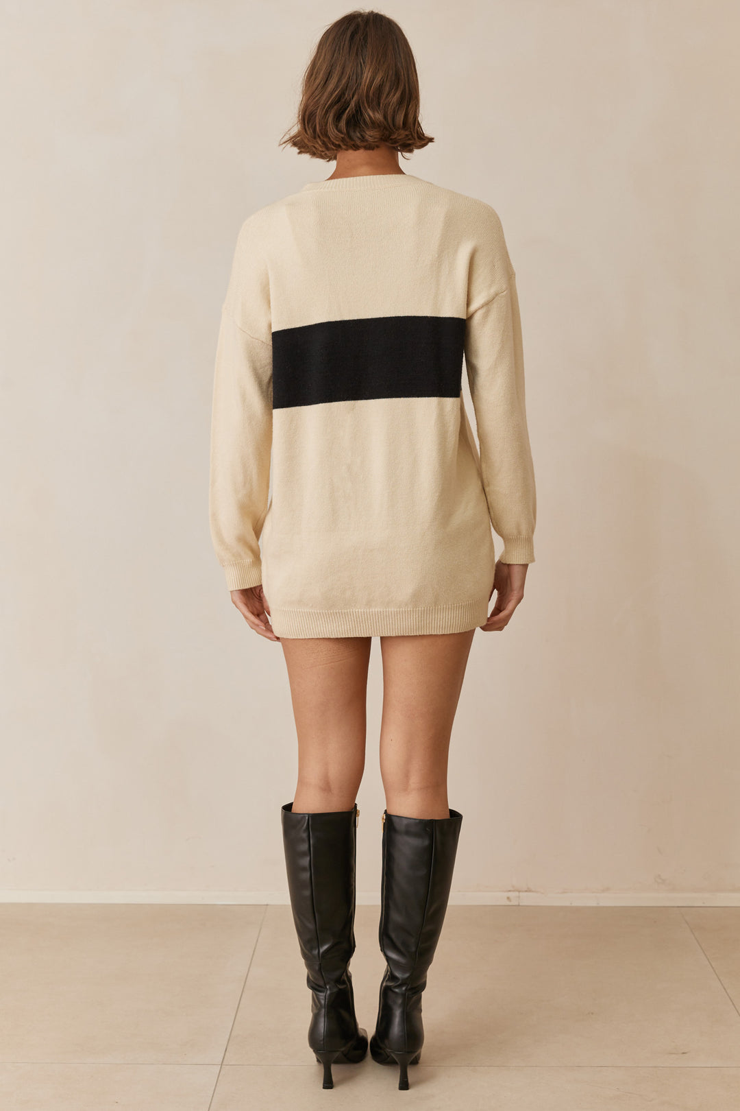 טוניקת סריג נורי בשילוב לוגו | קרם/שחור