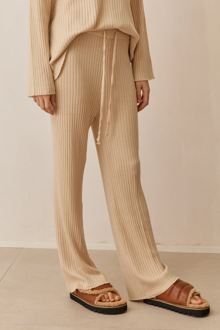 חליפת סריג לורנס | בז'