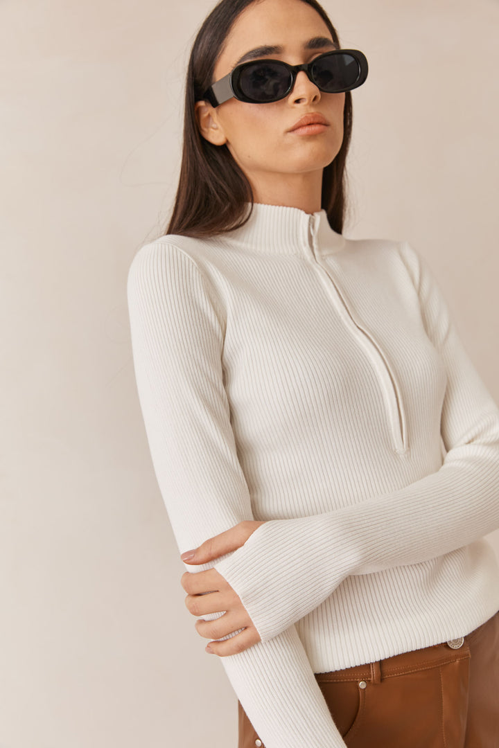 חולצת סריג דמיאן שרוולי כפפה | לבן