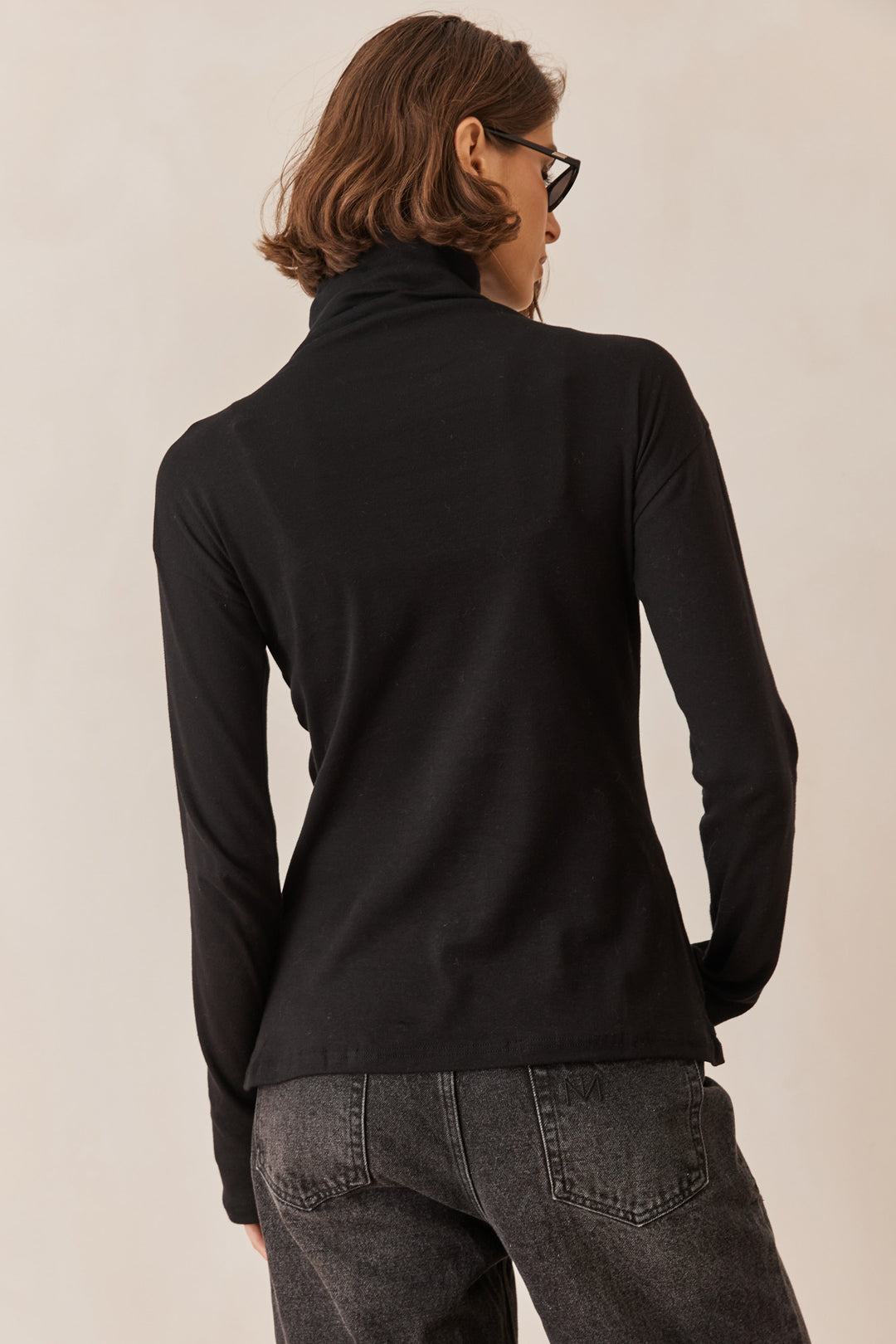 חולצת בייסיק גולף הלני שרוול כפפה | שחור