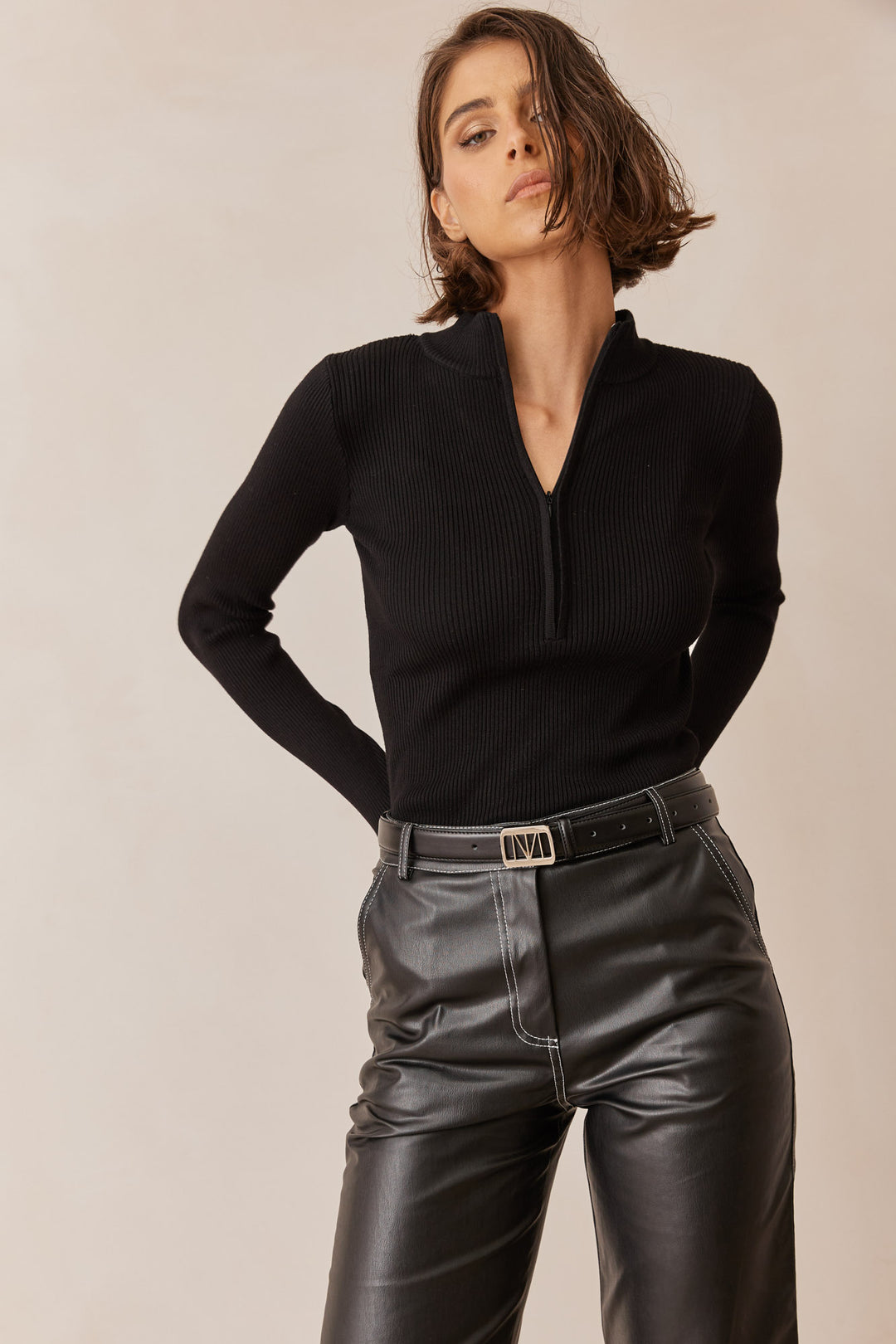 חולצת סריג דמיאן שרוולי כפפה | שחור