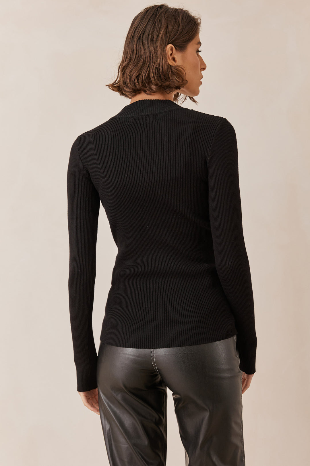 חולצת סריג דמיאן שרוולי כפפה | שחור