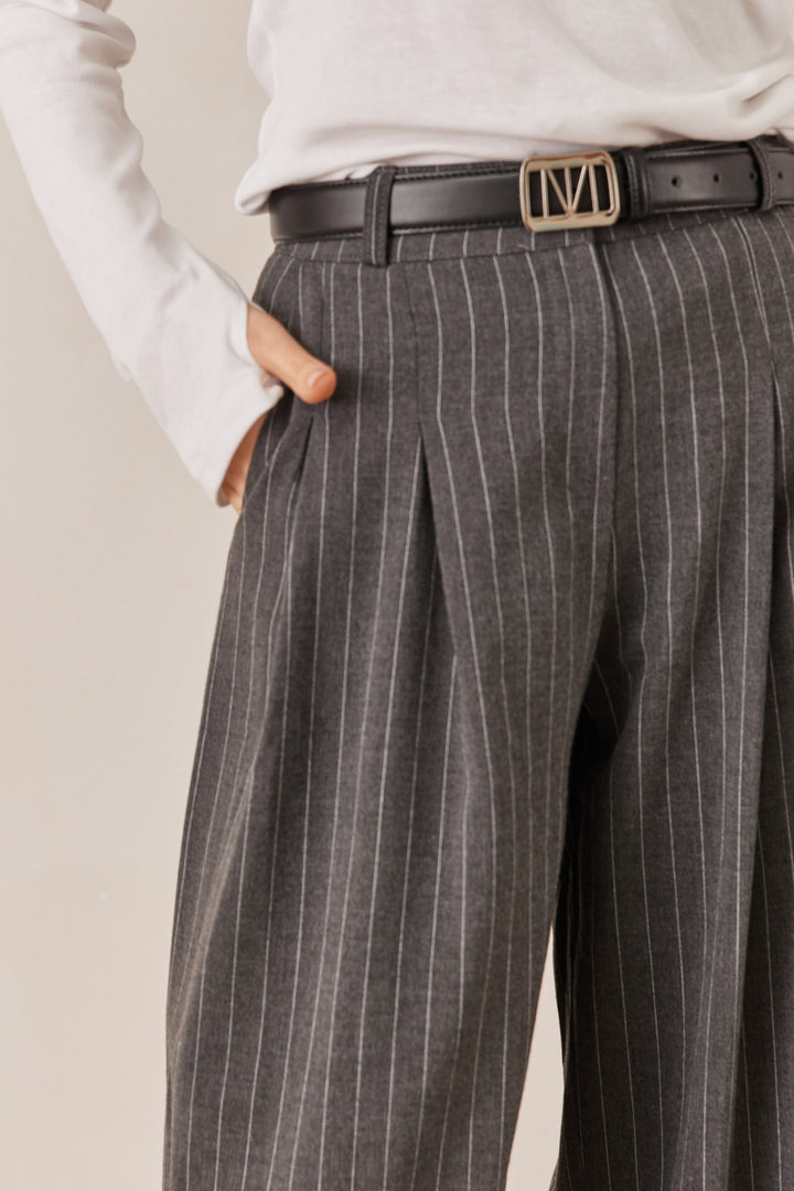 מכנסי ג'רי מחויטים | אפור/לבן