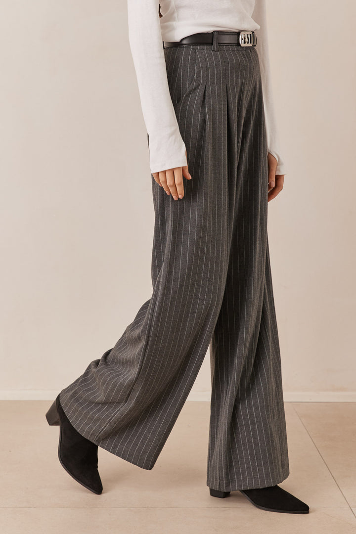 מכנסי ג'רי מחויטים | אפור/לבן