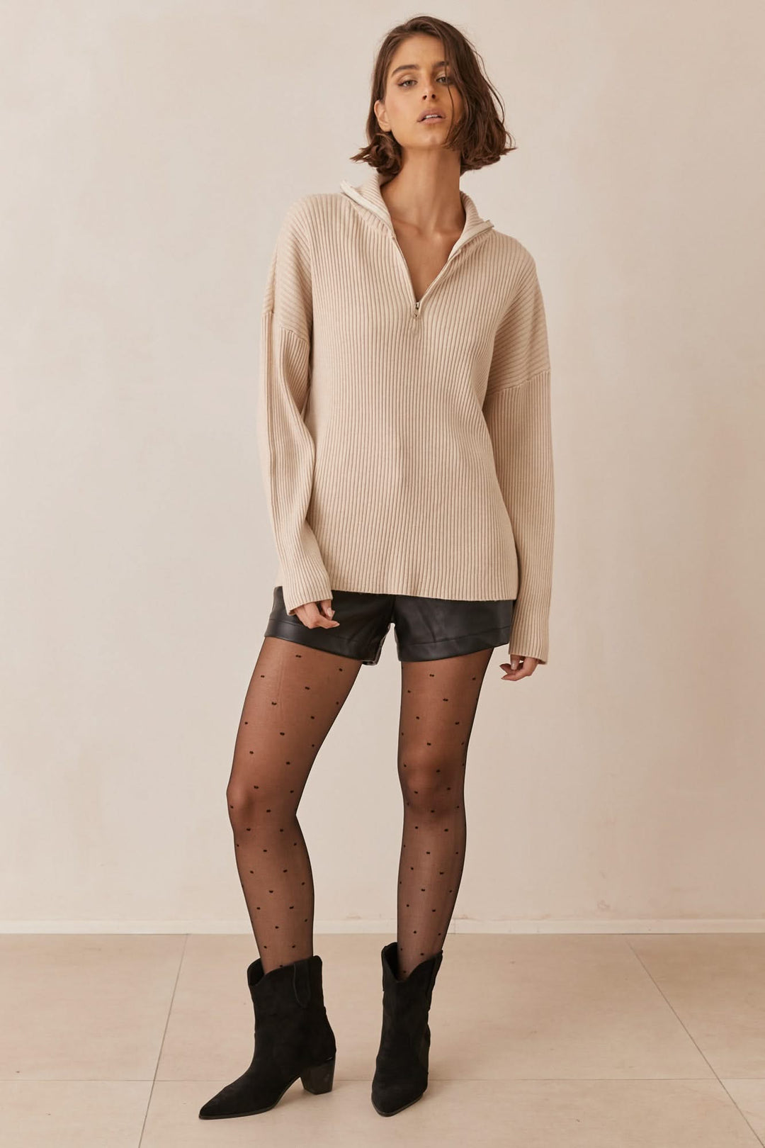 גרביוני דוטס | שחור