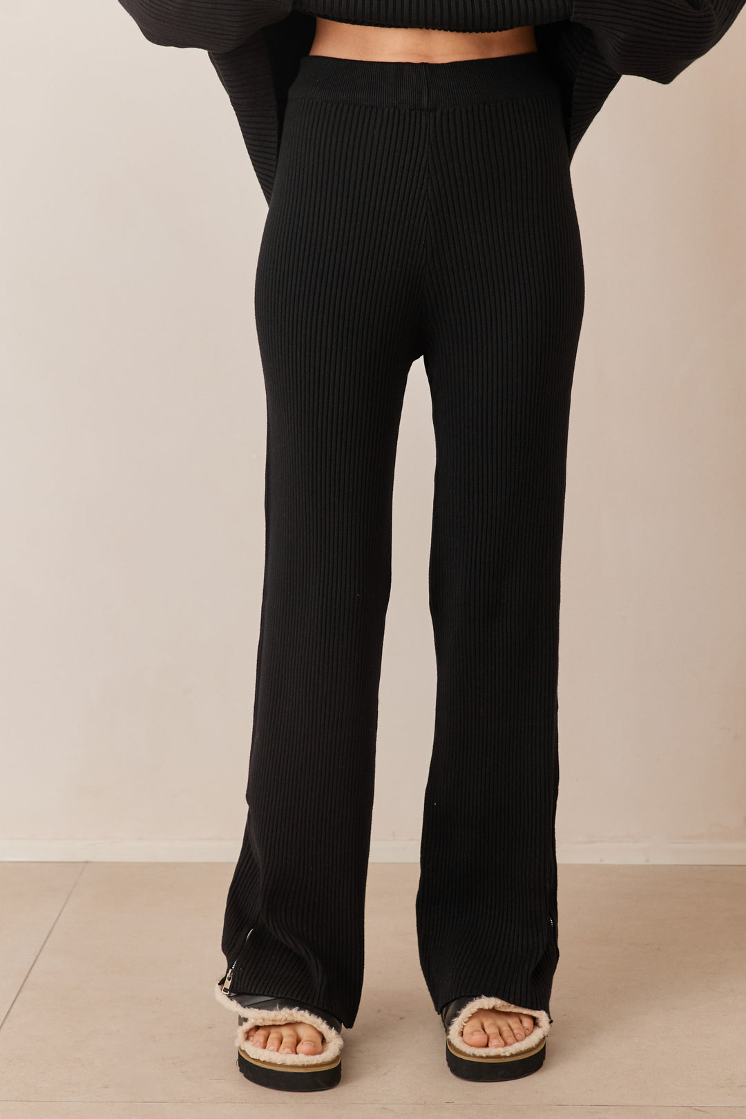 מכנסי סריג מורין בשילוב שסע | שחור