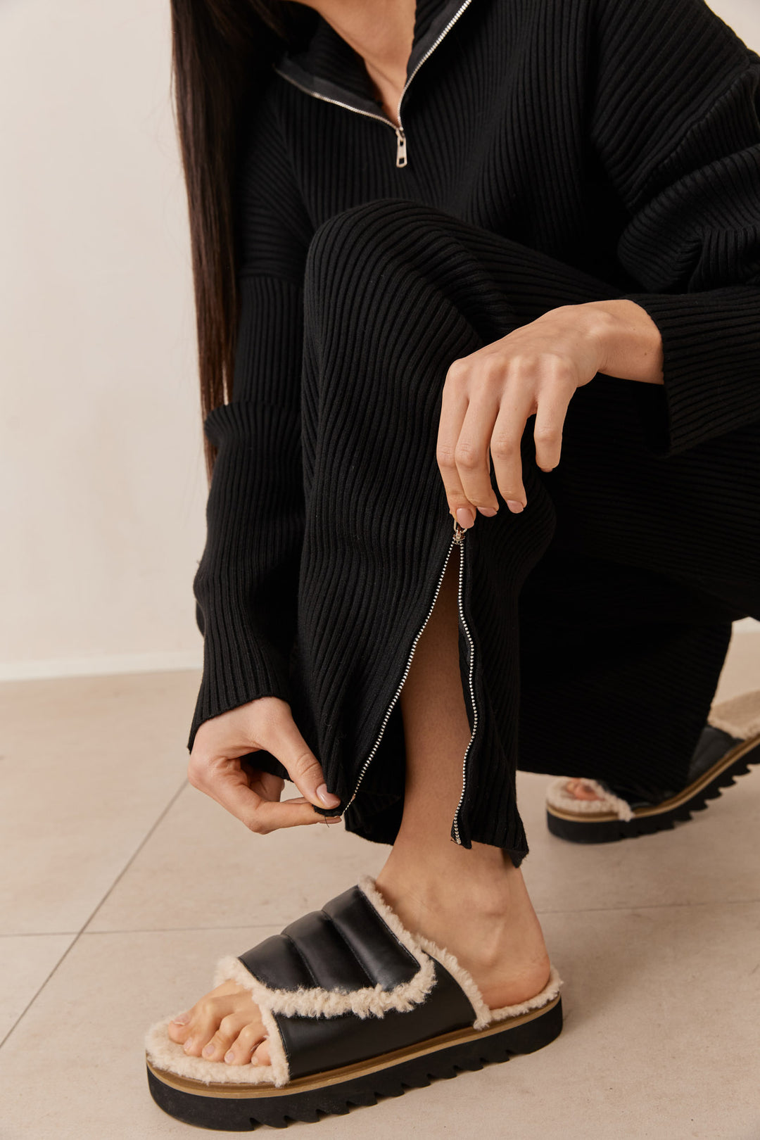 מכנסי סריג מורין בשילוב שסע | שחור