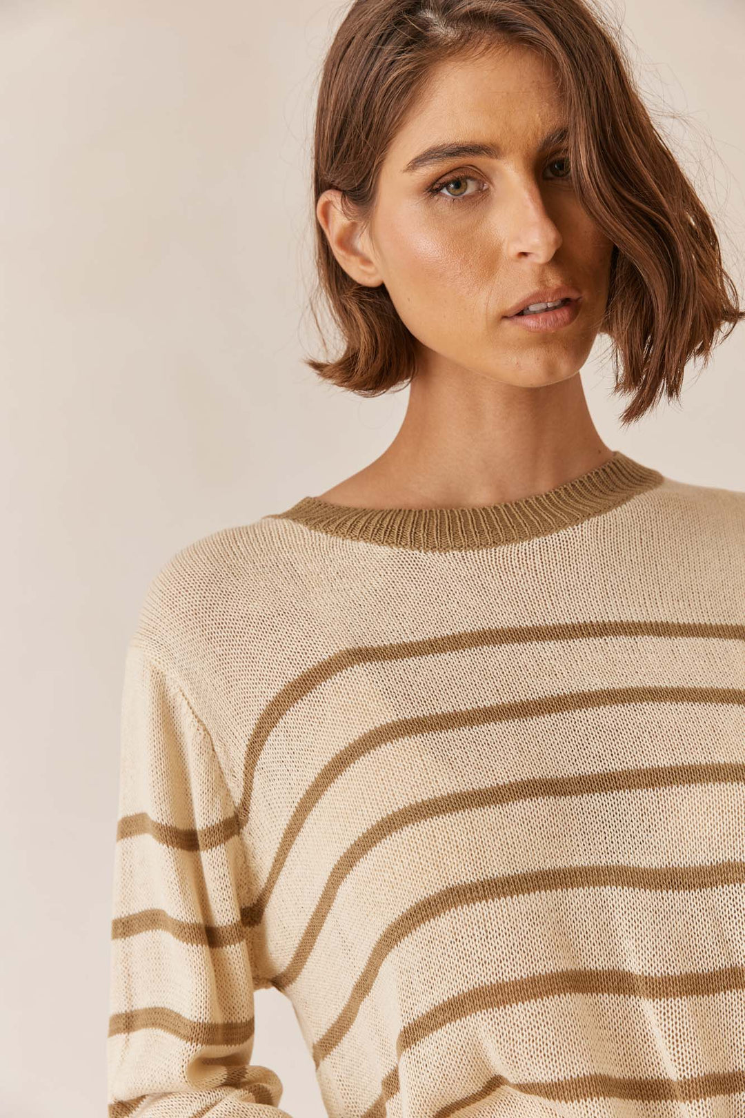 חולצת סריג סטרייפס מארי | קרם/זית