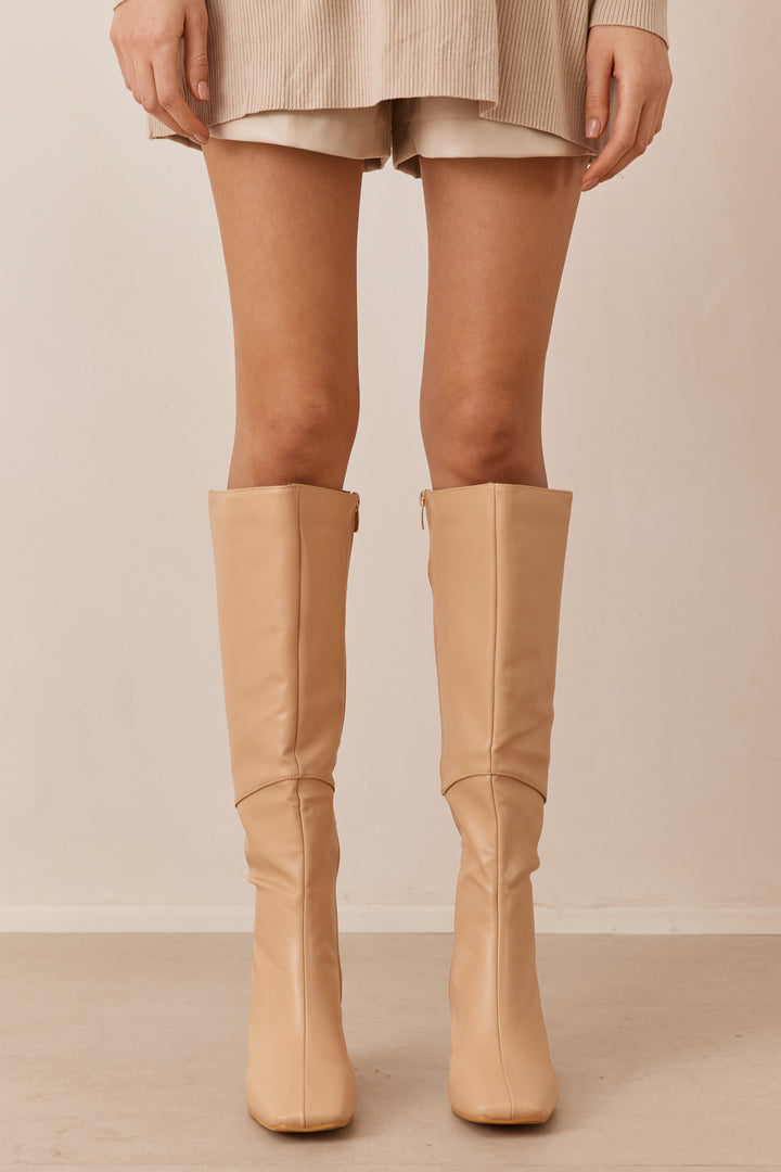 מגפי לילו דמוי עור סיומת מרובעת | בז'