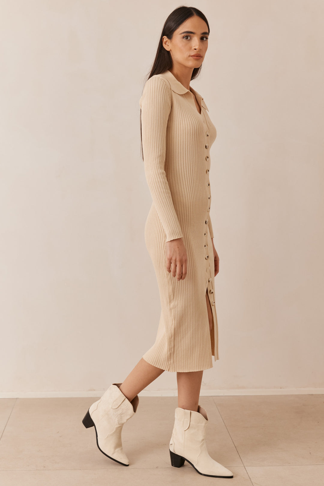 שמלת ריב ג'ולי בשילוב כפתורים | קרם