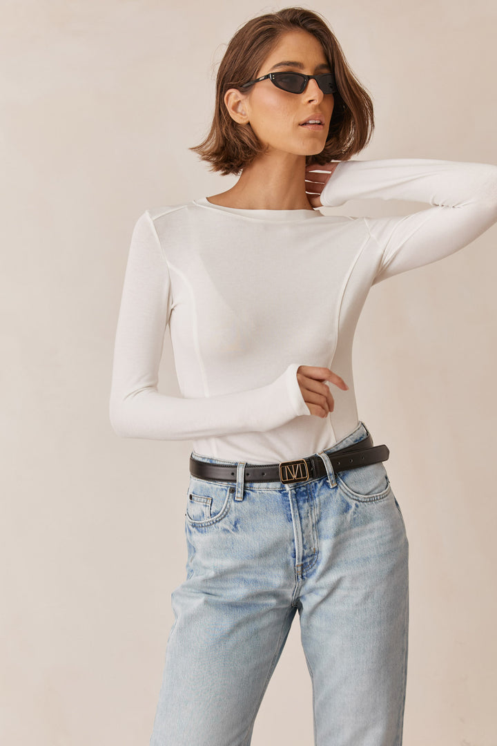 חולצת בייסיק נולה בשילוב תיפורים בולטים | לבן