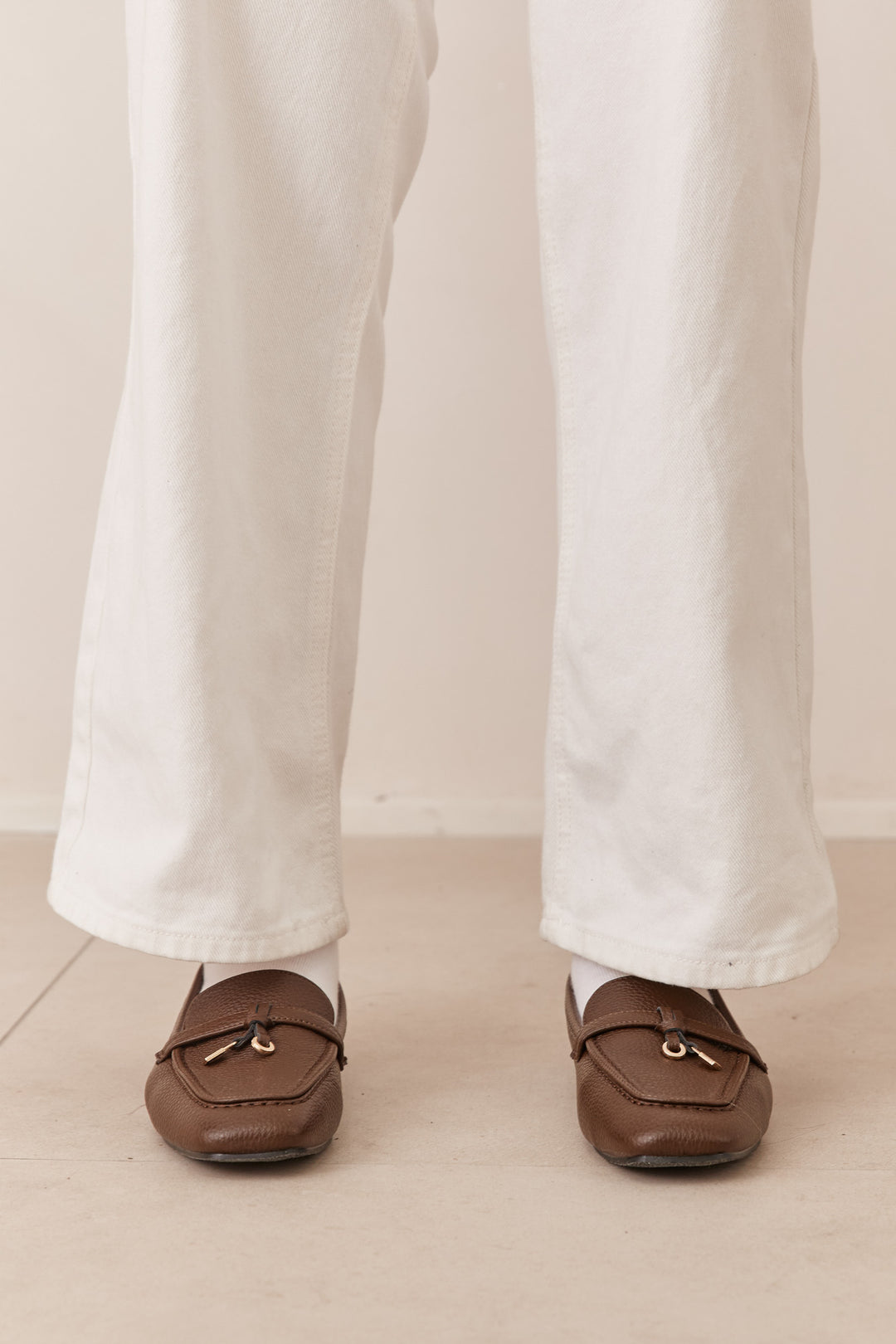 נעלי מוקסין ג'ולין דמוי עור | חום כהה