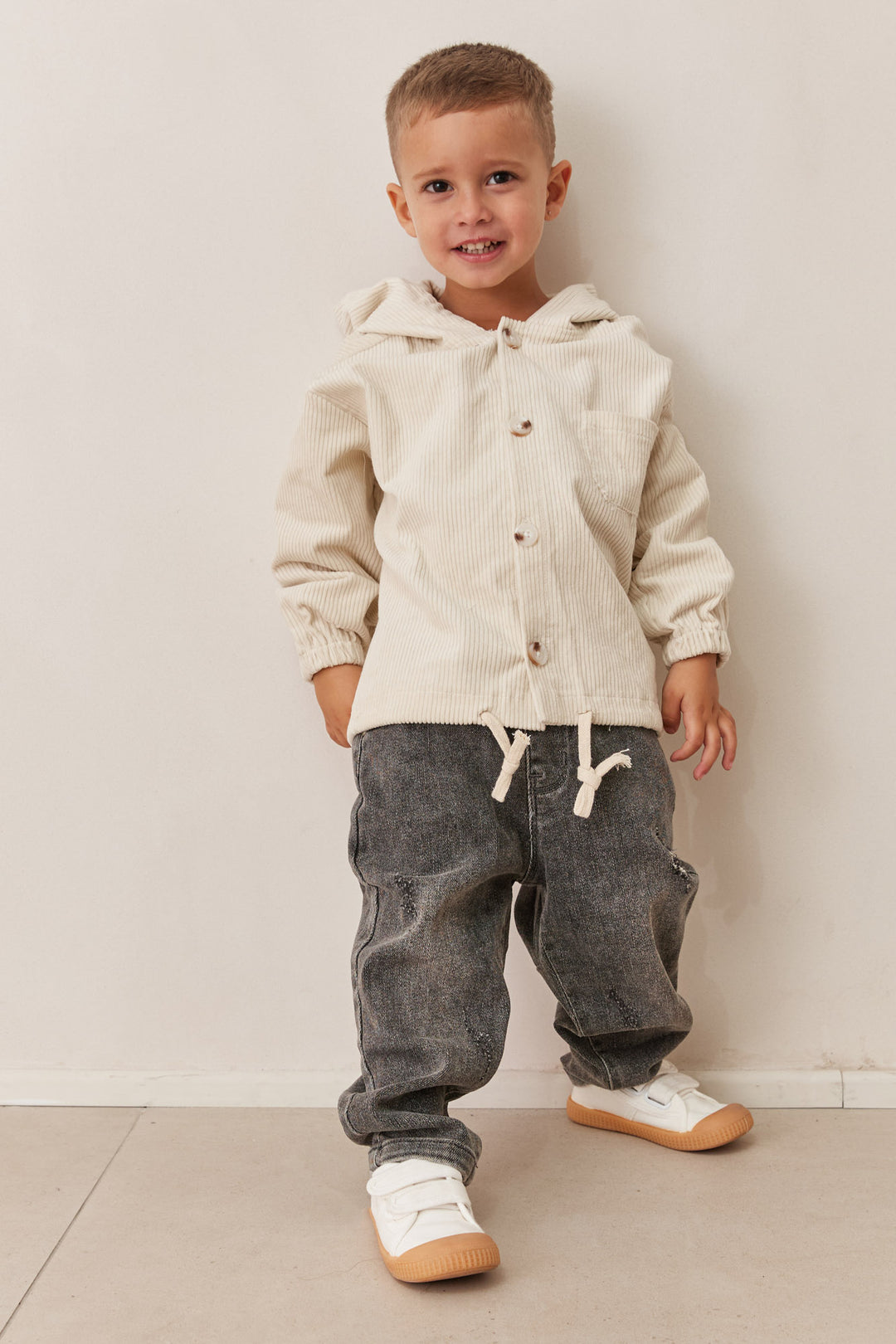 ג'קט קורדורוי בשילוב קפוצ'ון | קרם